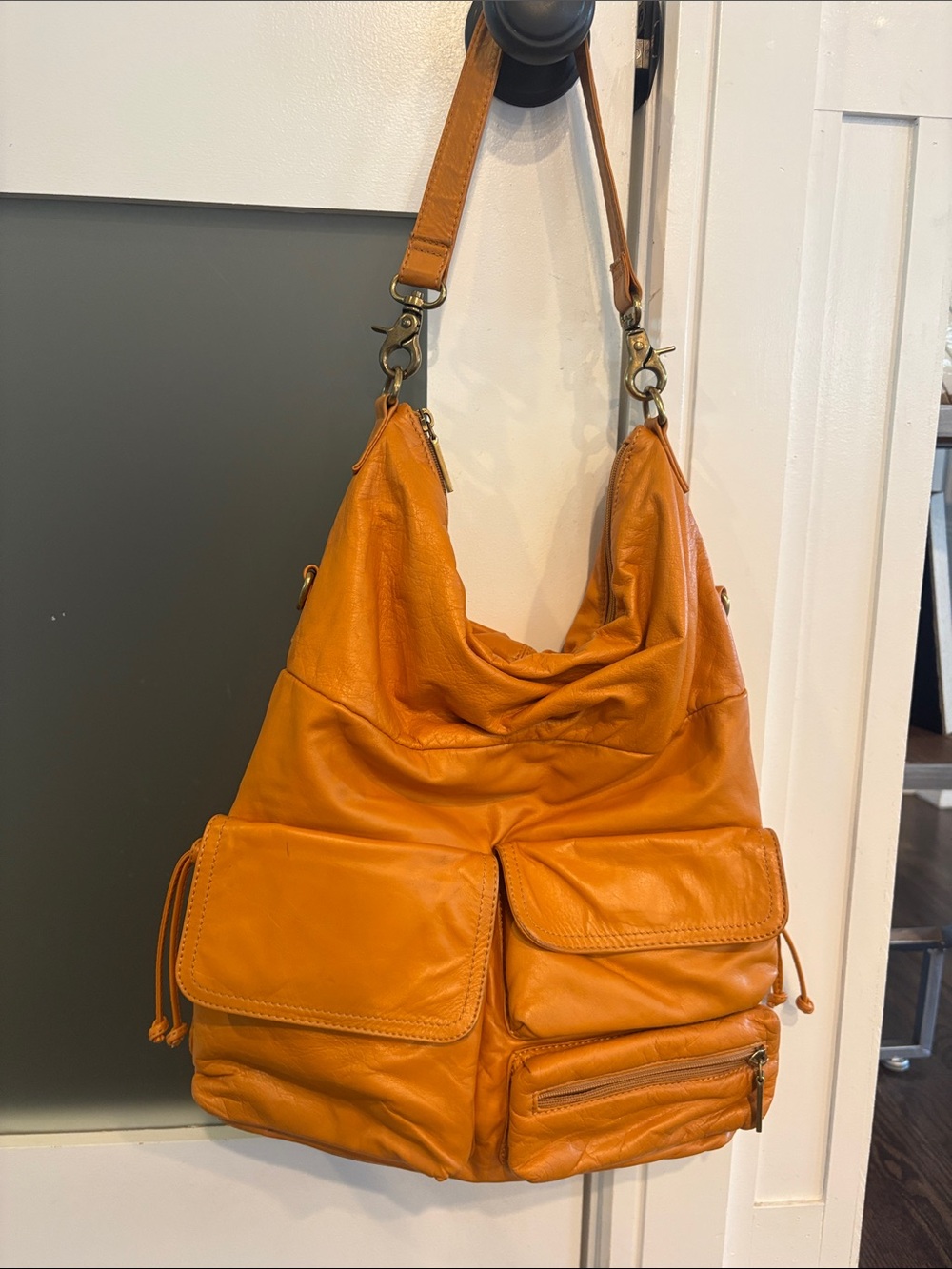Hobo International Leather Hobo Shoulder Bag in Tan/Orange